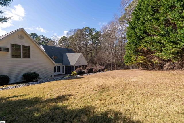 214 Fisherman Lane, Seneca, SC 29672
