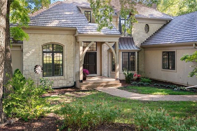 204 Fall Creek Road, Lawrence, KS 66049