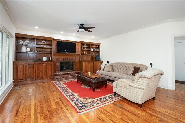 204 Fall Creek Road, Lawrence, KS 66049