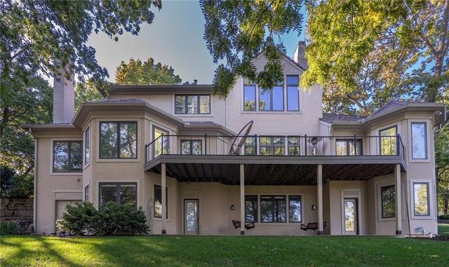 204 Fall Creek Road, Lawrence, KS 66049
