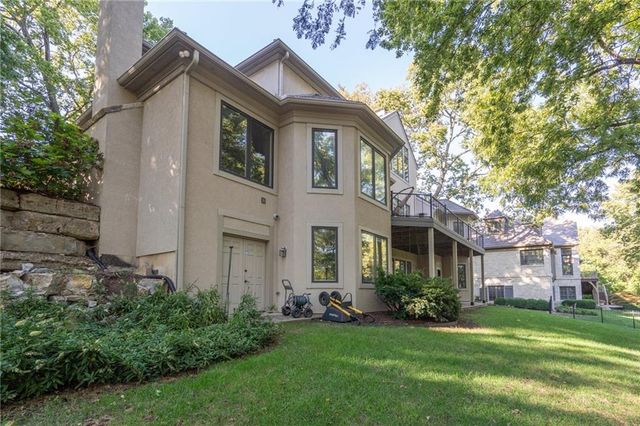 204 Fall Creek Road, Lawrence, KS 66049