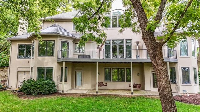 204 Fall Creek Road, Lawrence, KS 66049