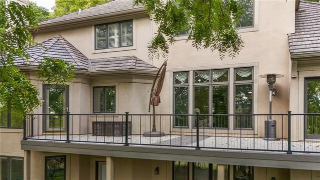204 Fall Creek Road, Lawrence, KS 66049