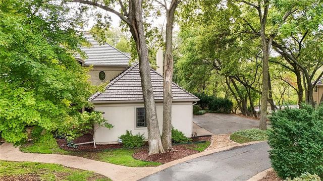 204 Fall Creek Road, Lawrence, KS 66049
