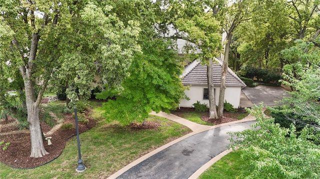 204 Fall Creek Road, Lawrence, KS 66049