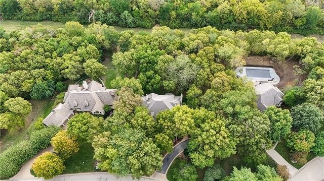 204 Fall Creek Road, Lawrence, KS 66049