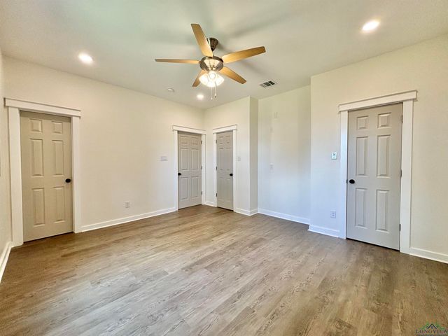 106 Maulding St, Marshall, TX 75670