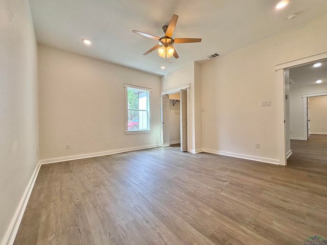 106 Maulding St, Marshall, TX 75670