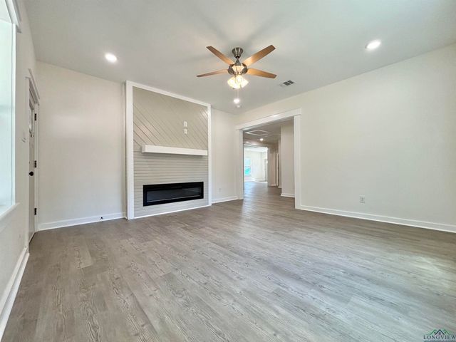 106 Maulding St, Marshall, TX 75670