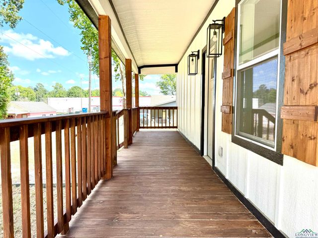 106 Maulding St, Marshall, TX 75670