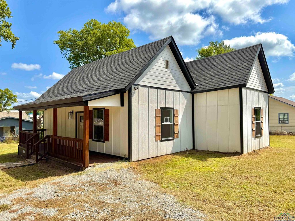 106 Maulding St, Marshall, TX 75670