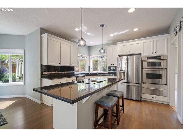 16750 Sw SPRINGWATER Ln, Beaverton, OR 97006