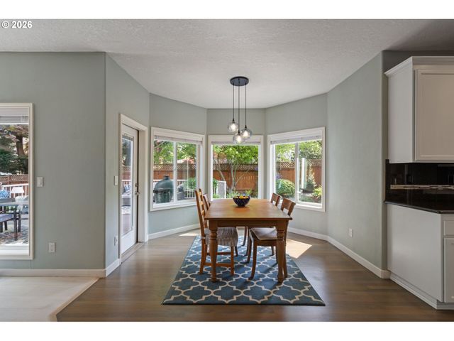 16750 Sw SPRINGWATER Ln, Beaverton, OR 97006