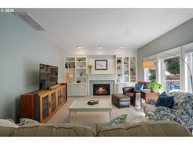 16750 Sw SPRINGWATER Ln, Beaverton, OR 97006