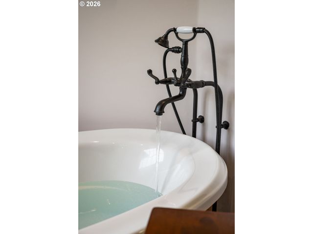 16750 Sw SPRINGWATER Ln, Beaverton, OR 97006