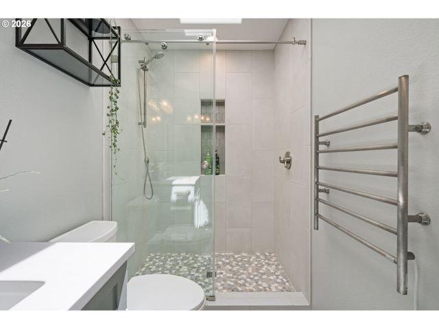 16750 Sw SPRINGWATER Ln, Beaverton, OR 97006