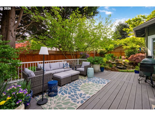 16750 Sw SPRINGWATER Ln, Beaverton, OR 97006
