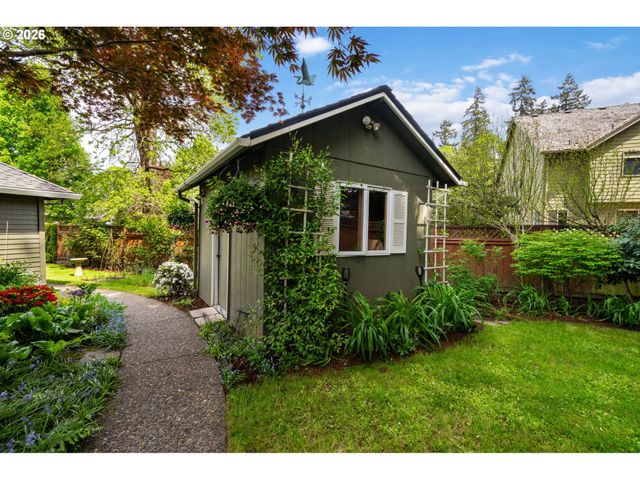 16750 Sw SPRINGWATER Ln, Beaverton, OR 97006