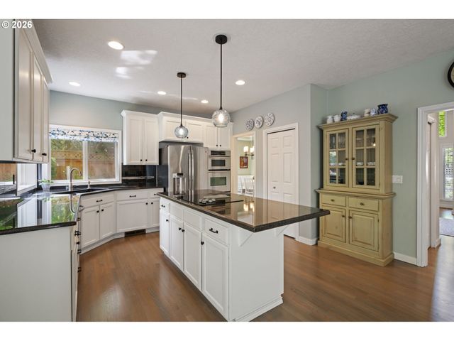 16750 Sw SPRINGWATER Ln, Beaverton, OR 97006