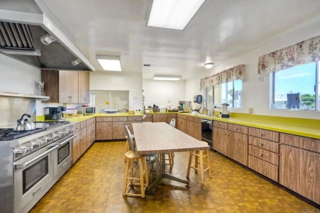 2280 E Valley Pkwy 79, Escondido, CA 92027