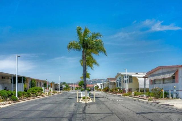 2280 E Valley Pkwy 79, Escondido, CA 92027