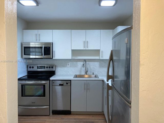 7900 Tatum Waterway Drive 305, Miami Beach, FL 33141