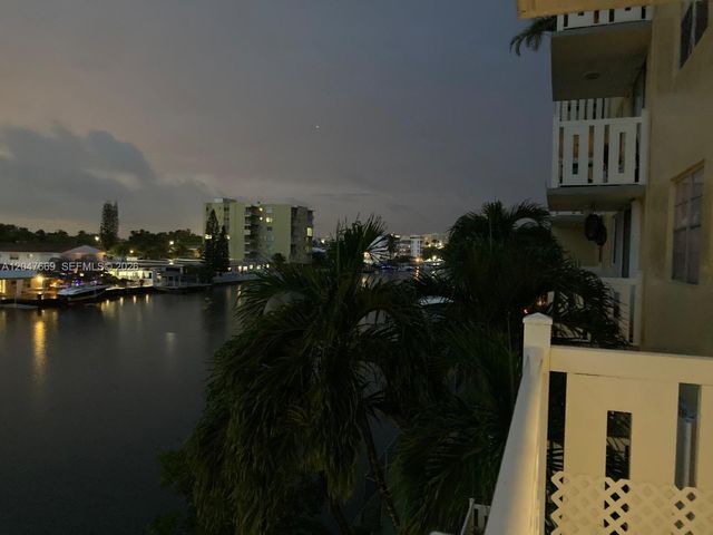 7900 Tatum Waterway Drive 305, Miami Beach, FL 33141