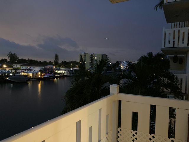 7900 Tatum Waterway Drive 305, Miami Beach, FL 33141
