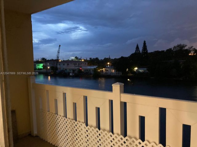 7900 Tatum Waterway Drive 305, Miami Beach, FL 33141