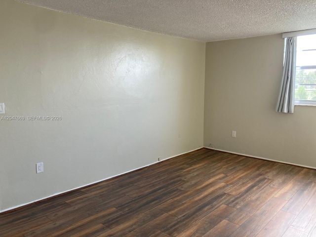 7900 Tatum Waterway Drive 305, Miami Beach, FL 33141