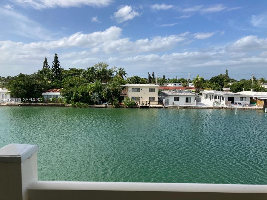 7900 Tatum Waterway Drive 305, Miami Beach, FL 33141