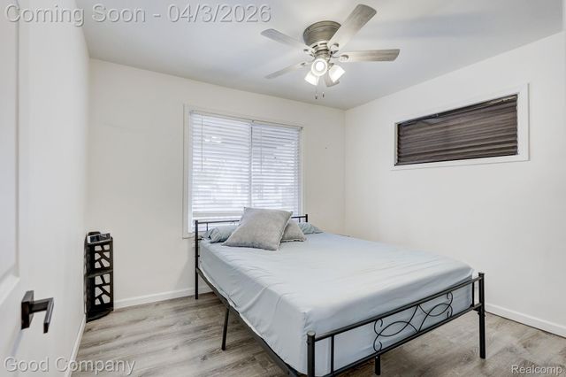 564 E Lewiston Avenue, Ferndale, MI 48220