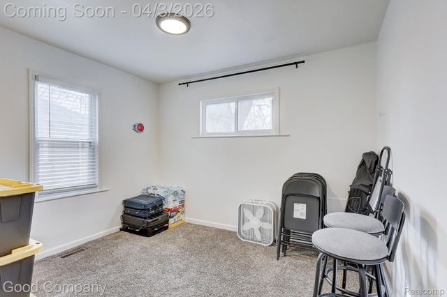 564 E Lewiston Avenue, Ferndale, MI 48220