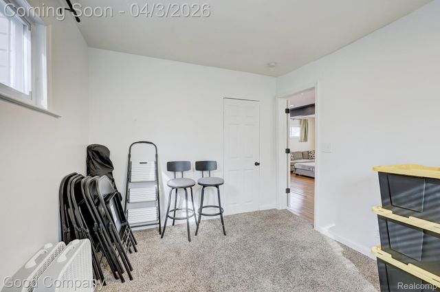 564 E Lewiston Avenue, Ferndale, MI 48220