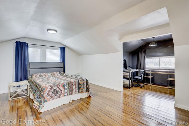 564 E Lewiston Avenue, Ferndale, MI 48220