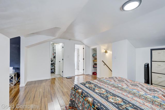 564 E Lewiston Avenue, Ferndale, MI 48220