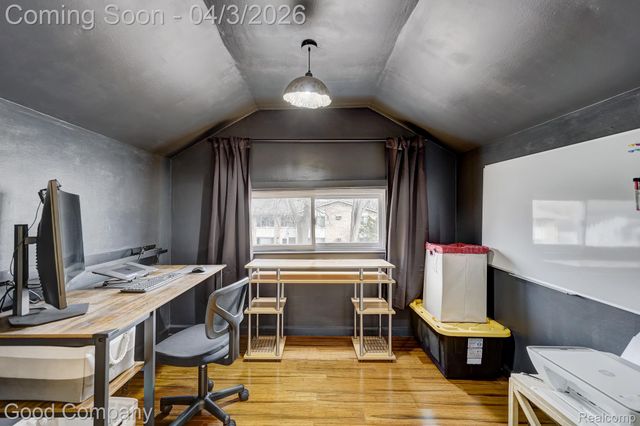 564 E Lewiston Avenue, Ferndale, MI 48220