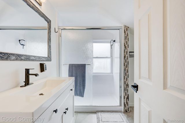 564 E Lewiston Avenue, Ferndale, MI 48220