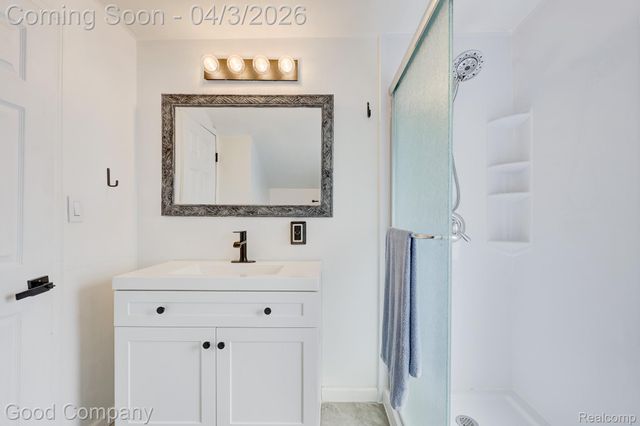 564 E Lewiston Avenue, Ferndale, MI 48220