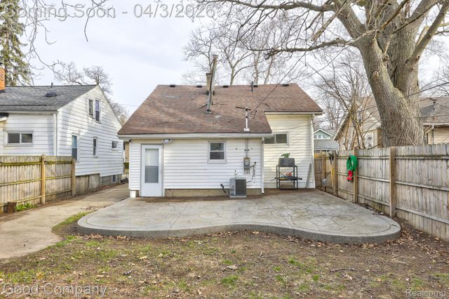 564 E Lewiston Avenue, Ferndale, MI 48220