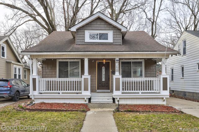564 E Lewiston Avenue, Ferndale, MI 48220