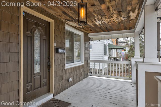 564 E Lewiston Avenue, Ferndale, MI 48220