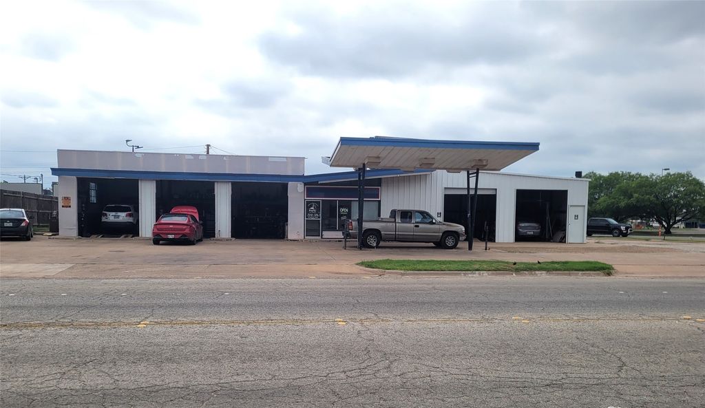 2466 Buffalo Gap Road, Abilene, TX 79605