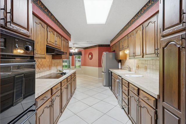 6107 Belvidere Circle, Granbury, TX 76049