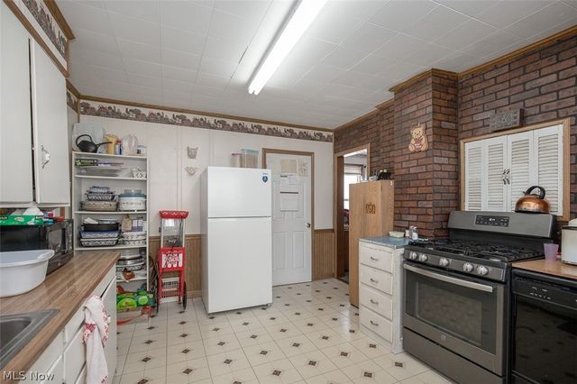 3655 W 48th Street, Cleveland, OH 44102