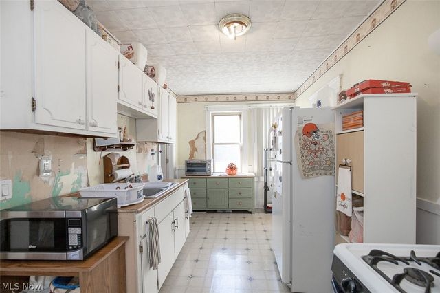 3655 W 48th Street, Cleveland, OH 44102