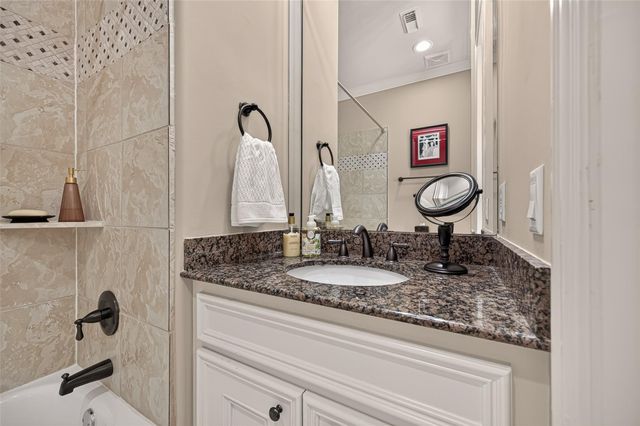 4003 Bellefontaine Street, Houston, TX 77025