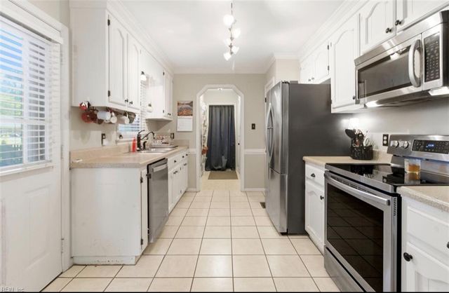 633 Rock DR, Chesapeake, VA 23323