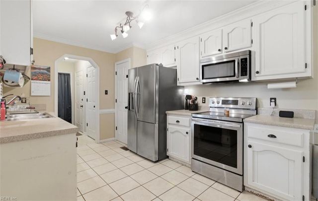 633 Rock DR, Chesapeake, VA 23323