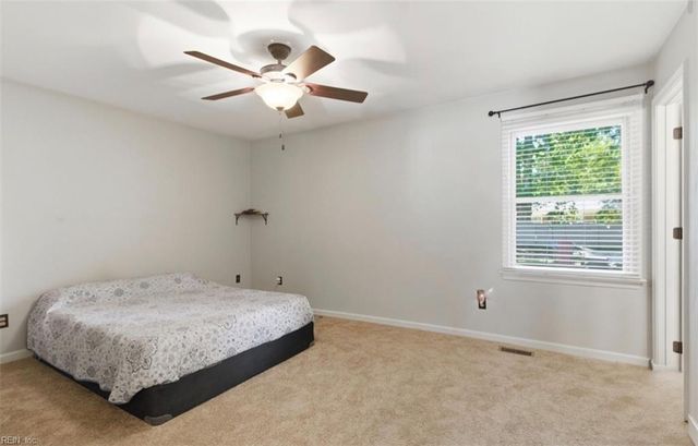 633 Rock DR, Chesapeake, VA 23323